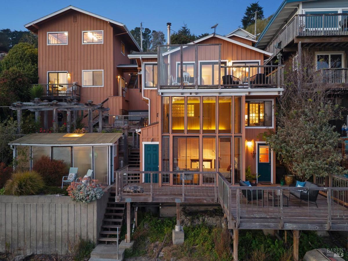 MLS #326081522 image #0