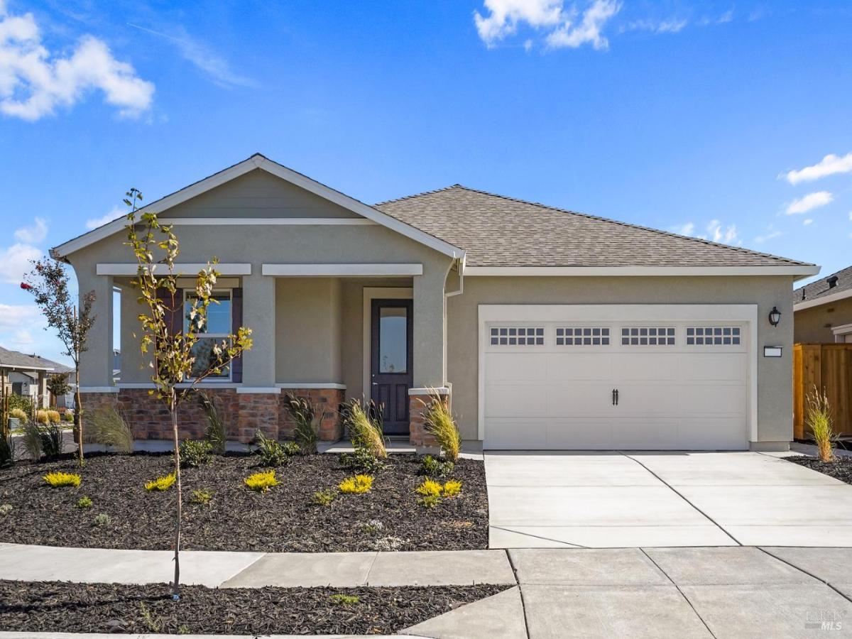 MLS #326081806 image #0
