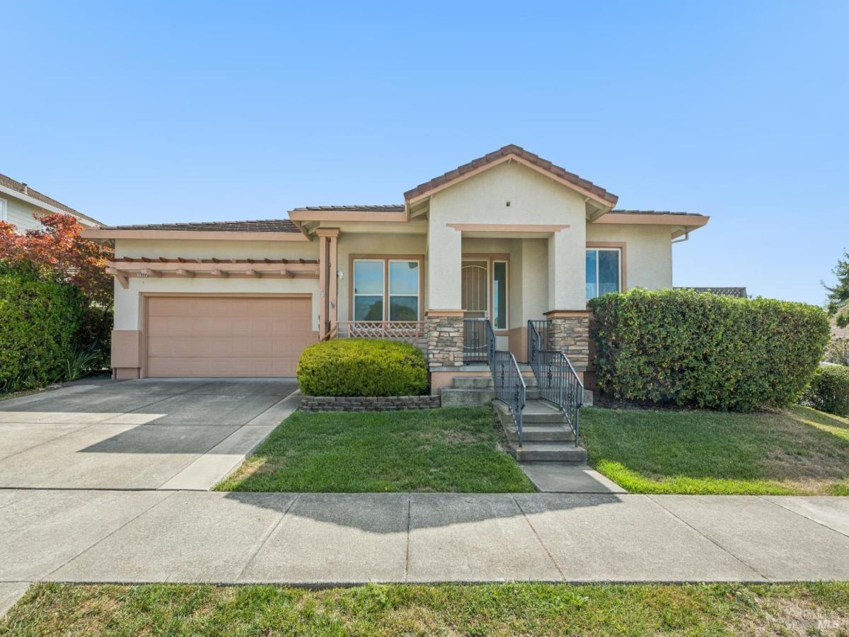 MLS #326081865 image #0