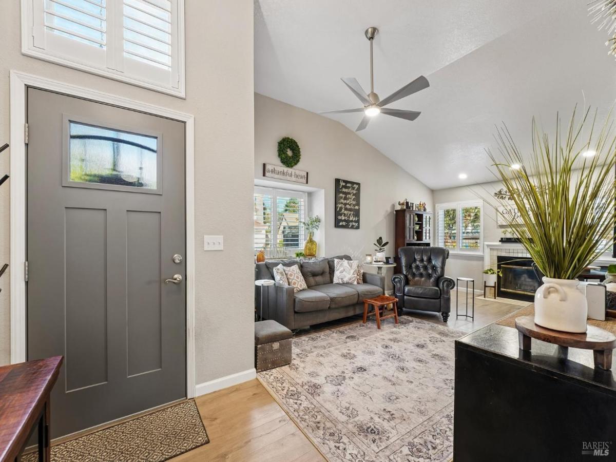 MLS #326081950 image #0