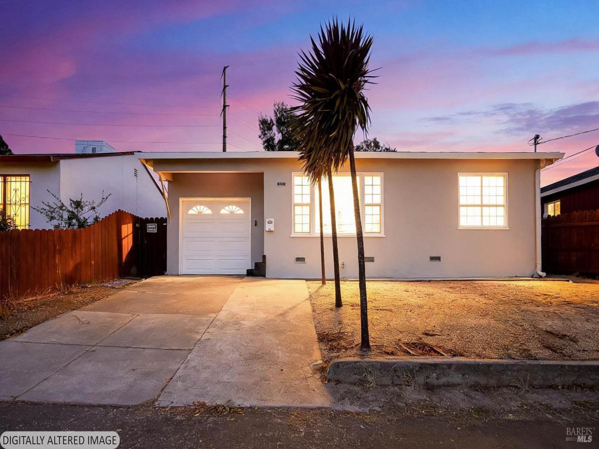 MLS #326082080 image #0