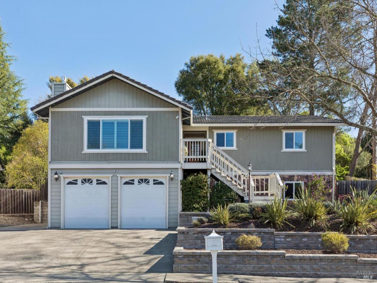 MLS #326082441 image #0