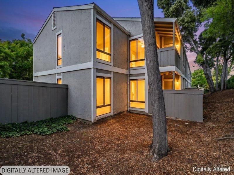 MLS #326082613 image #0