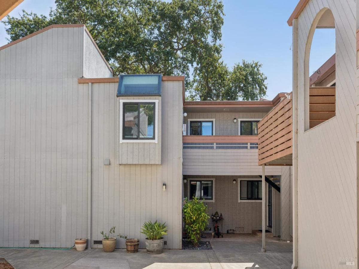 MLS #326082903 image #0