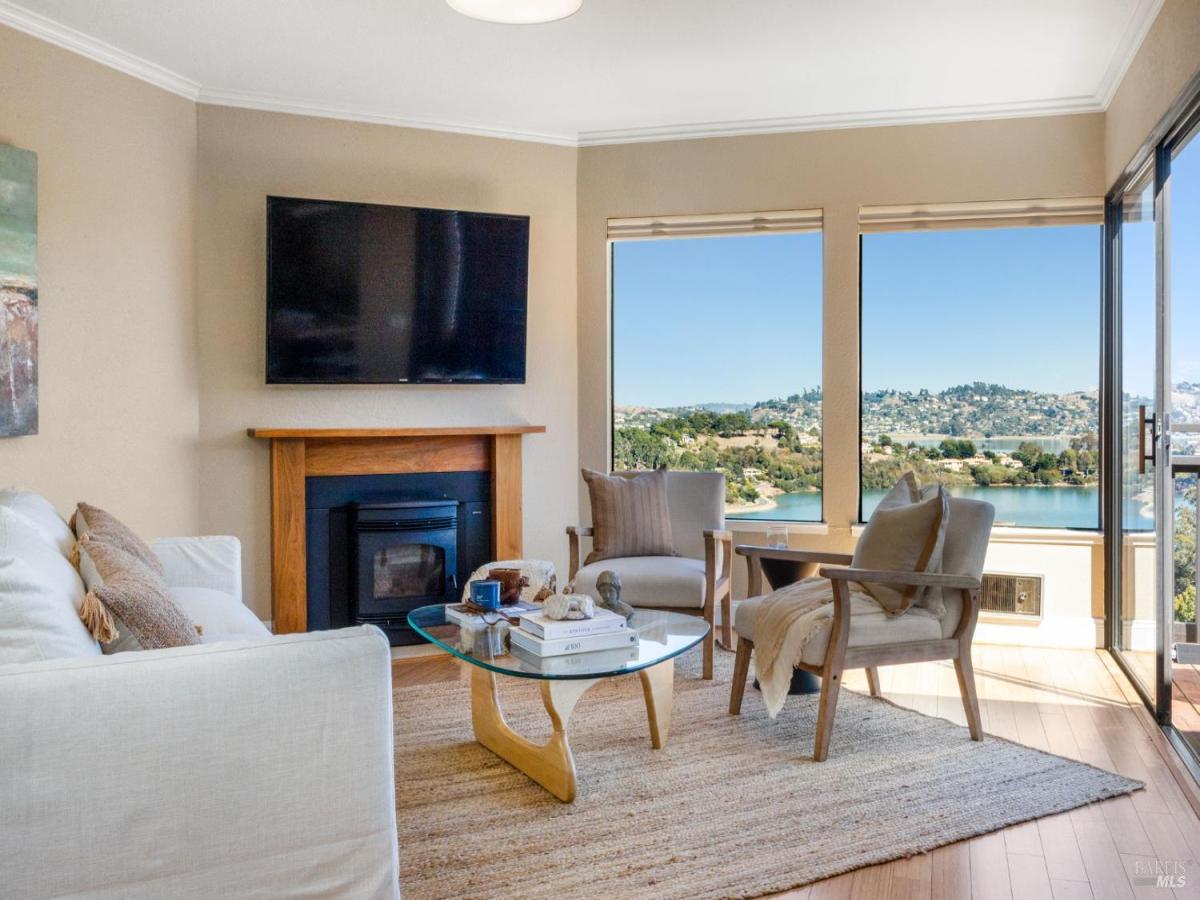 MLS #326082937 image #0
