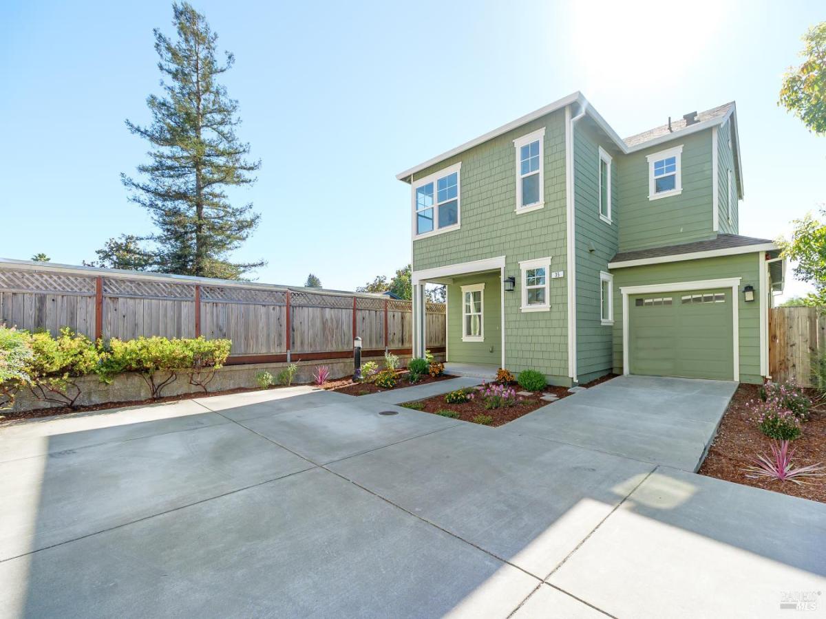MLS #326083981 image #0