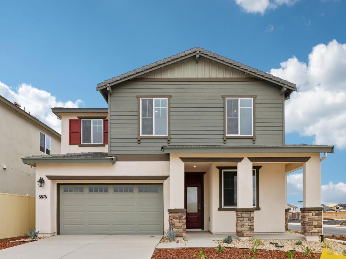 MLS #326085364 image #0