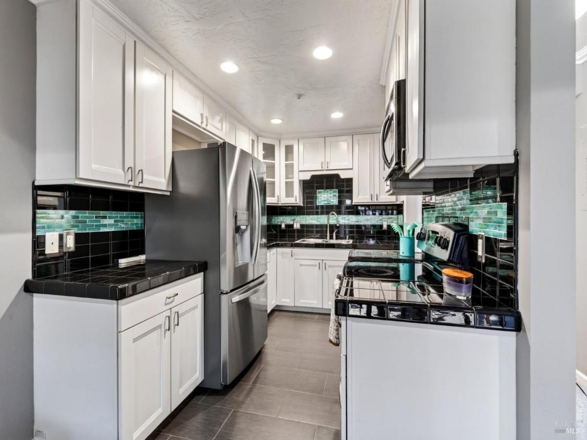 MLS #326085893 image #0