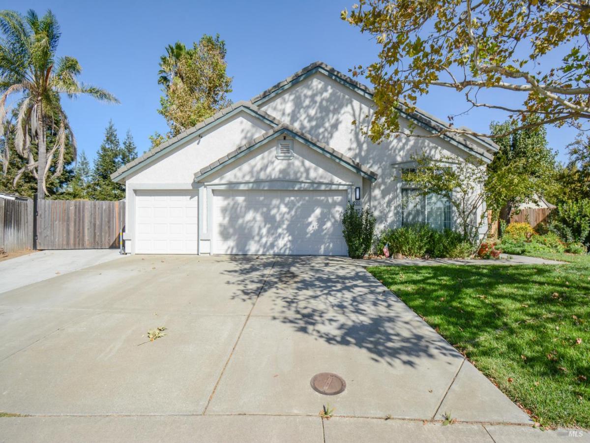 MLS #326086250 image #0
