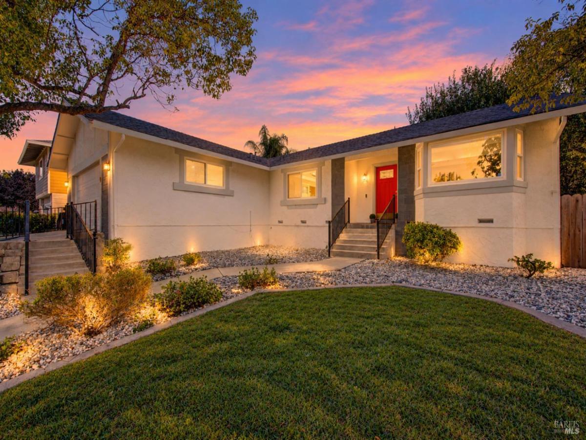 MLS #326087385 image #0