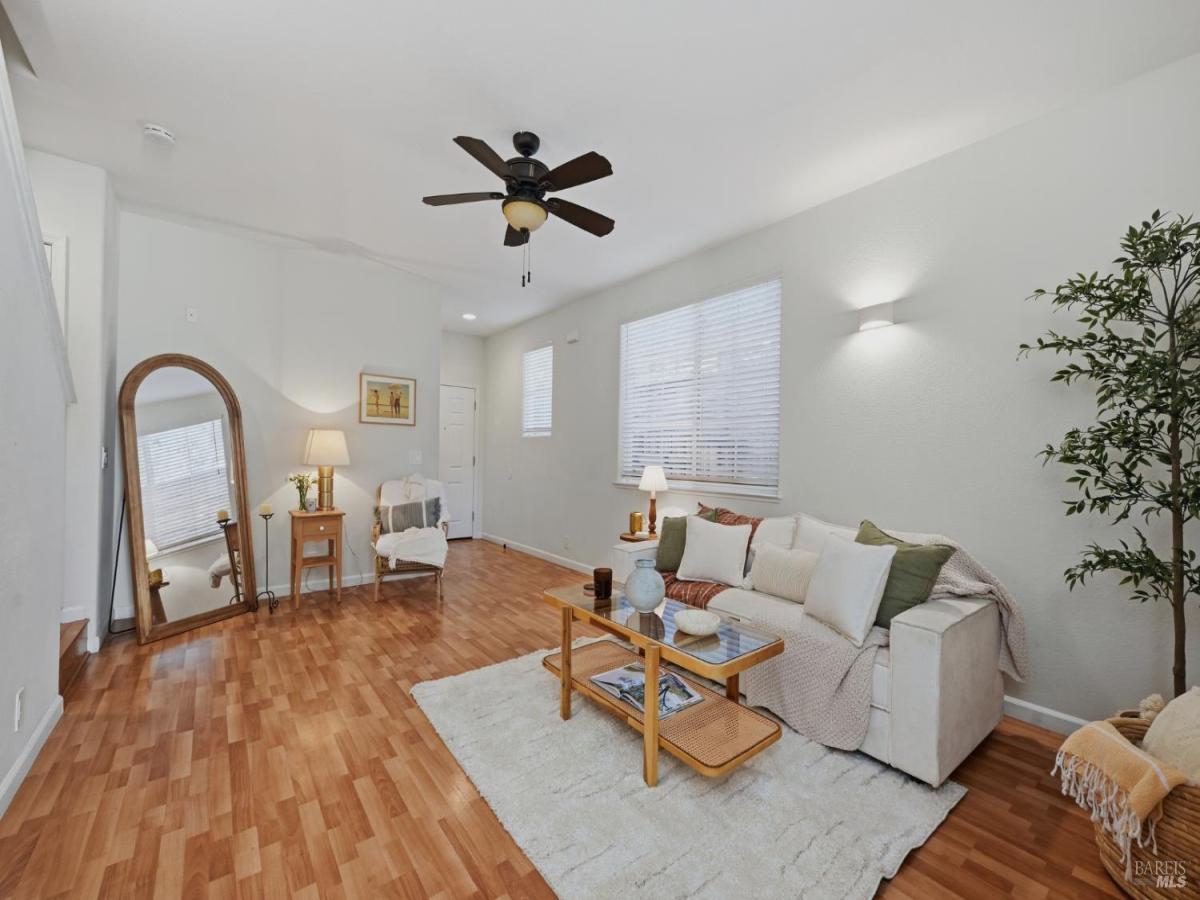 MLS #326087907 image #0