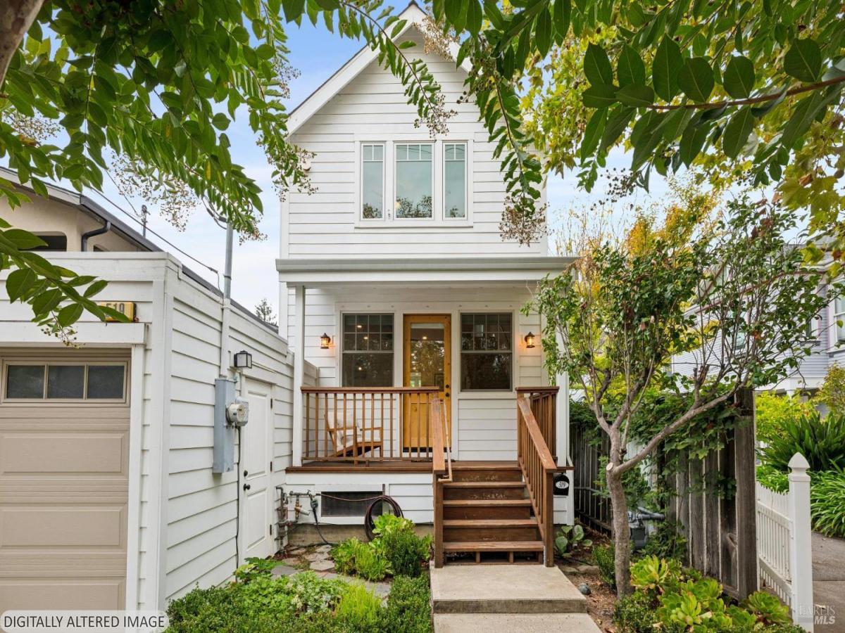 MLS #326088916 image #0
