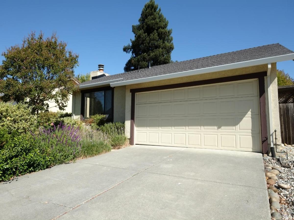 MLS #326090081 image #0