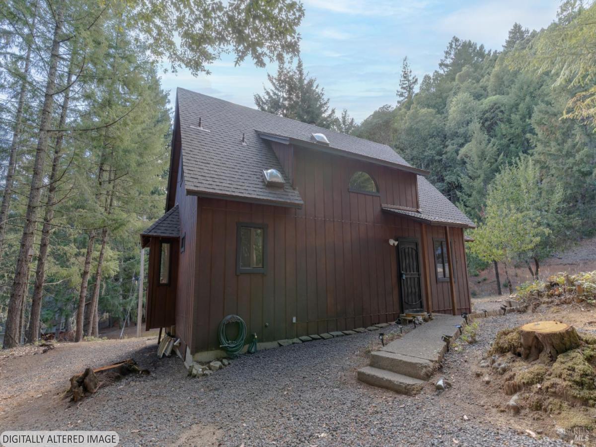 MLS #326090546 image #0