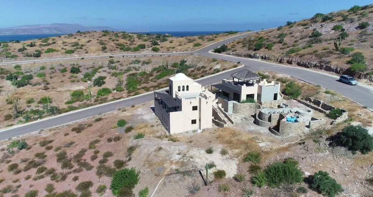 97-98 Av. Santa Monica Maravia House La Paz BCS MLS #22-4597 17 MLS #22-4597 image #0
