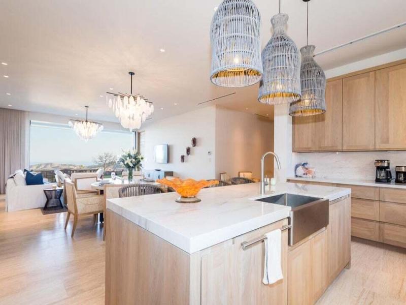 MLS #23-461 image #0