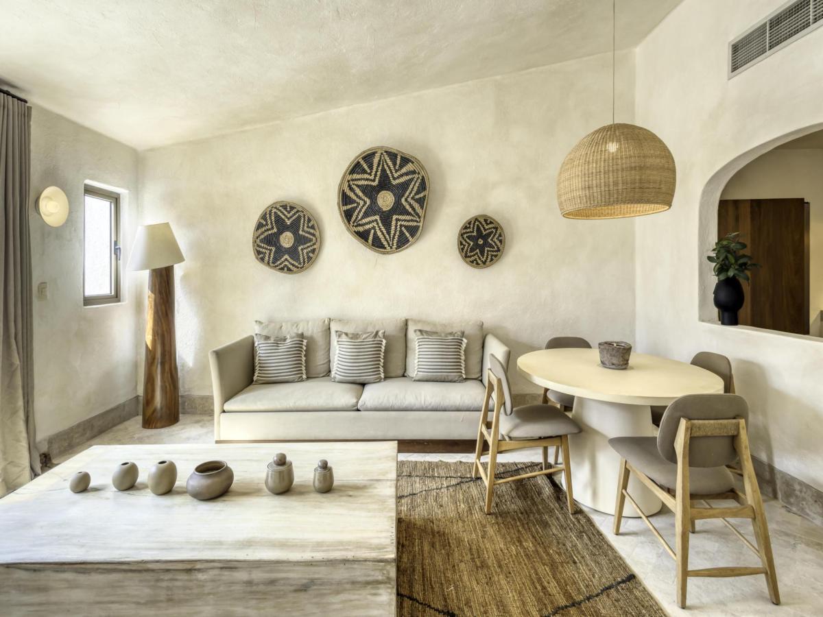 MLS #24-1596 image #0