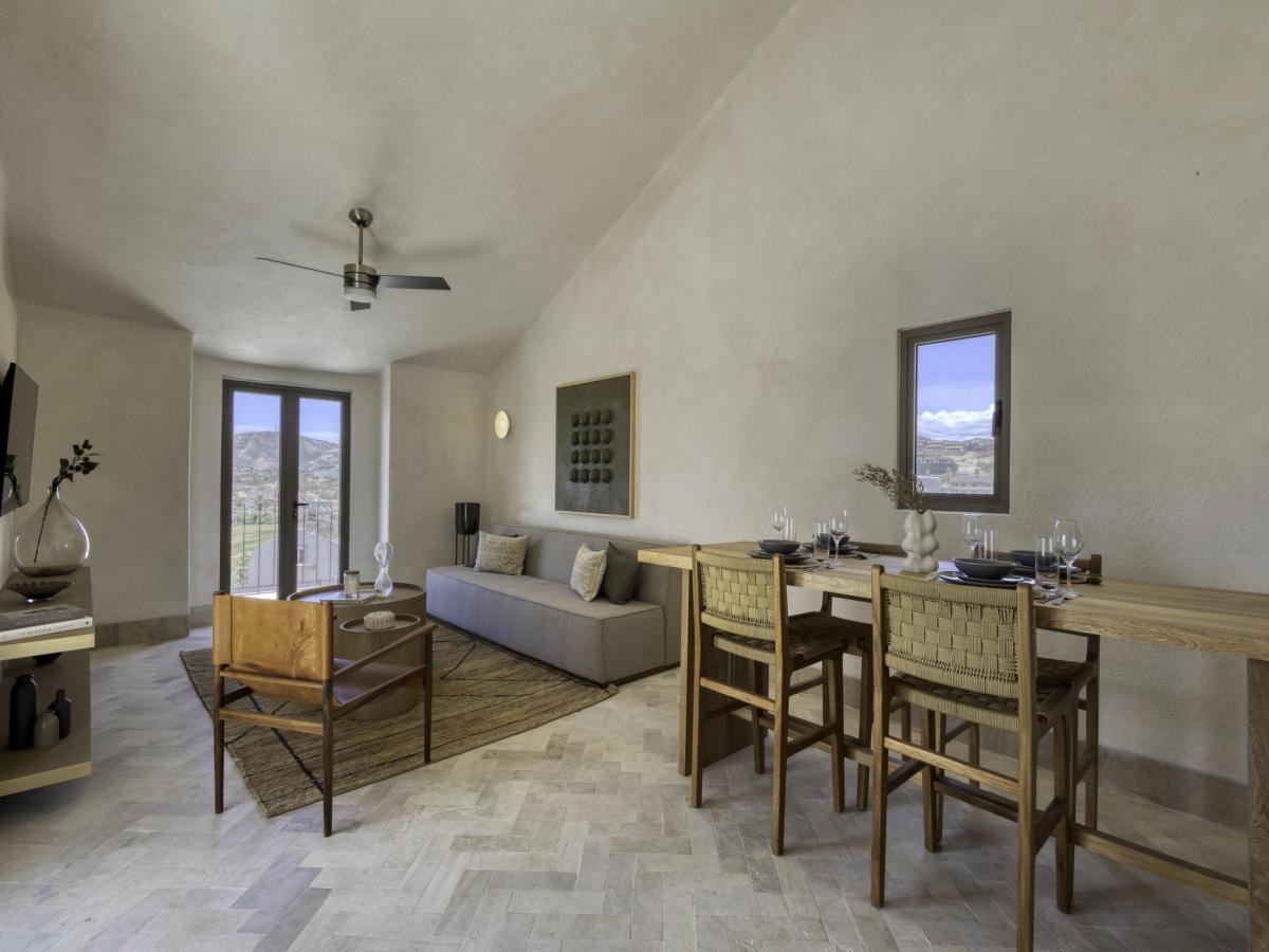 MLS #24-1971 image #0