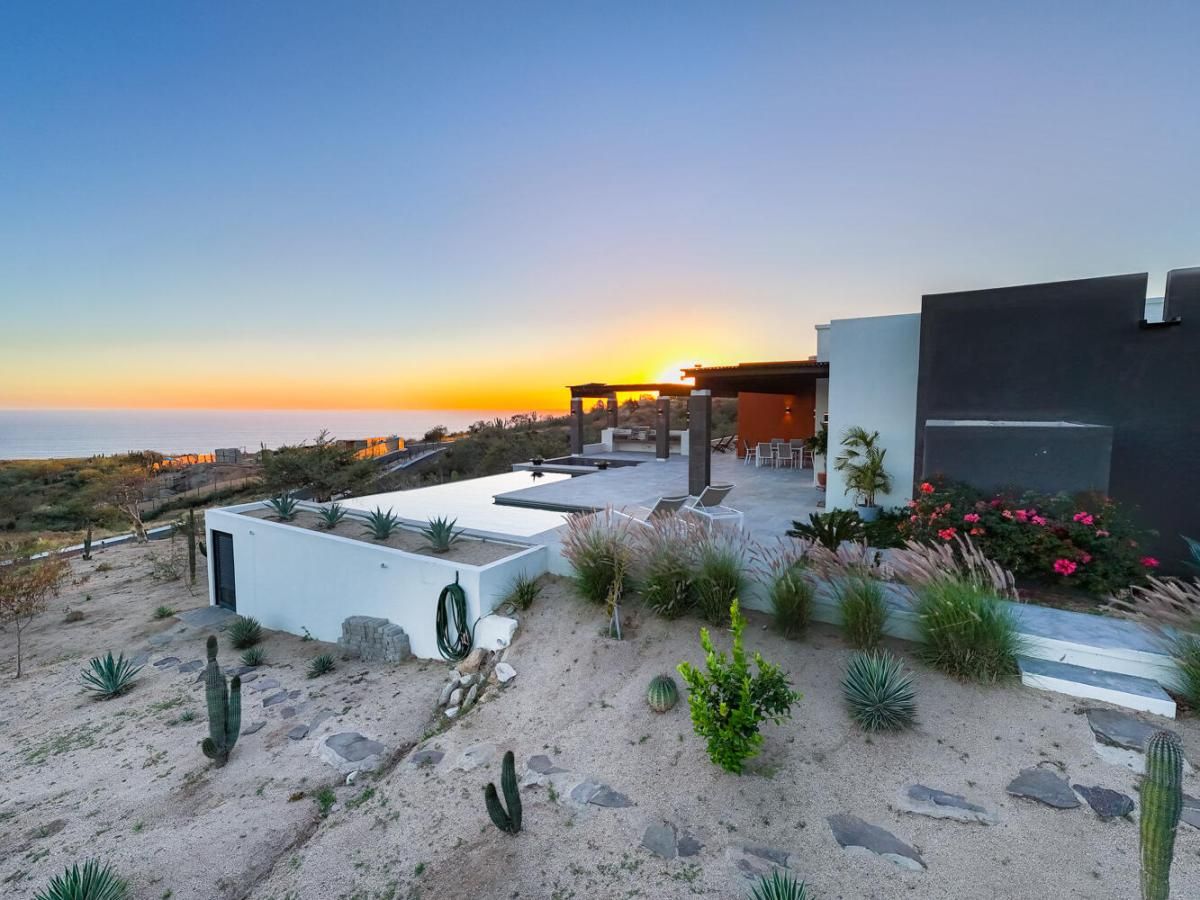 MLS #25-1821 image #0