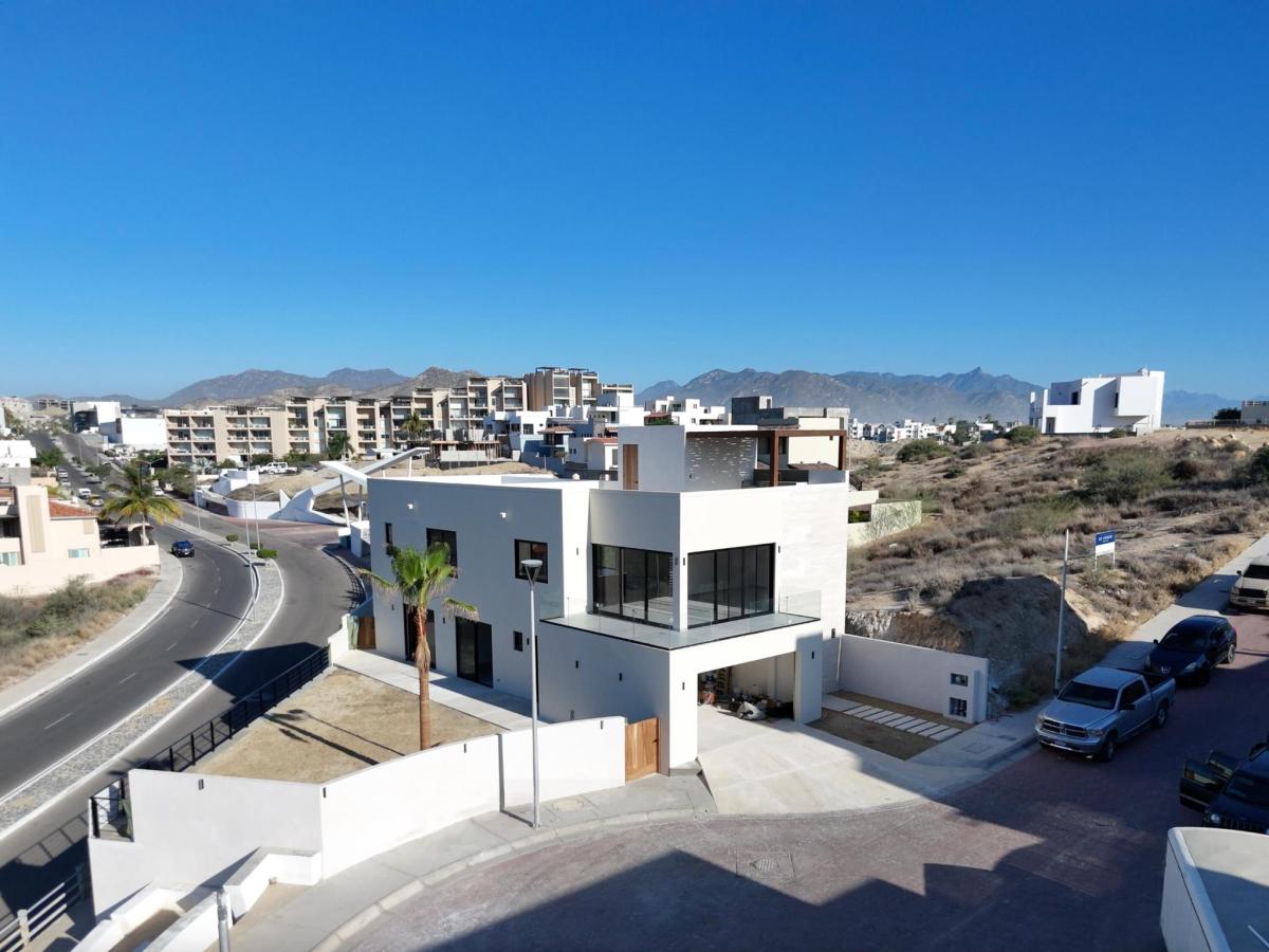 MLS #25-2056 image #0