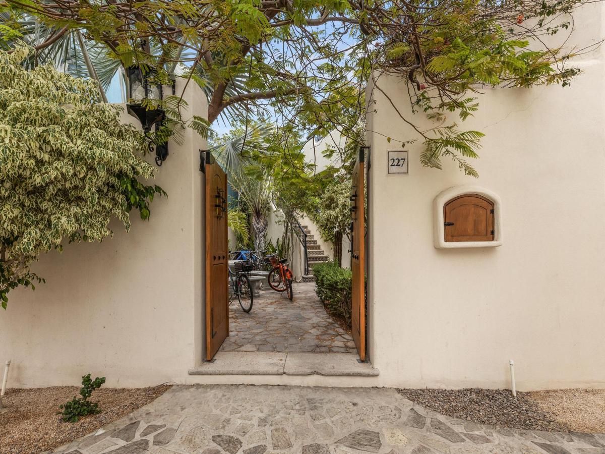 MLS #25-2387 image #0