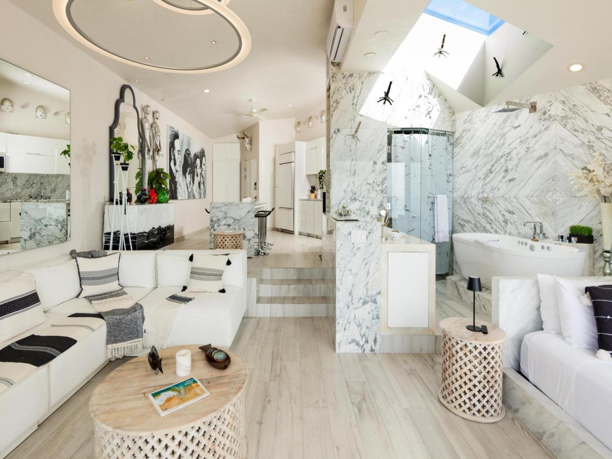 MLS #25-4537 image #0