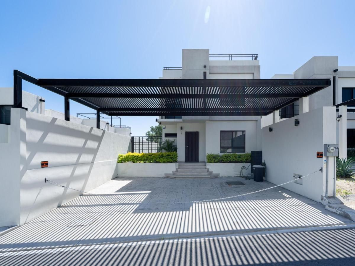 MLS #25-4733 image #0