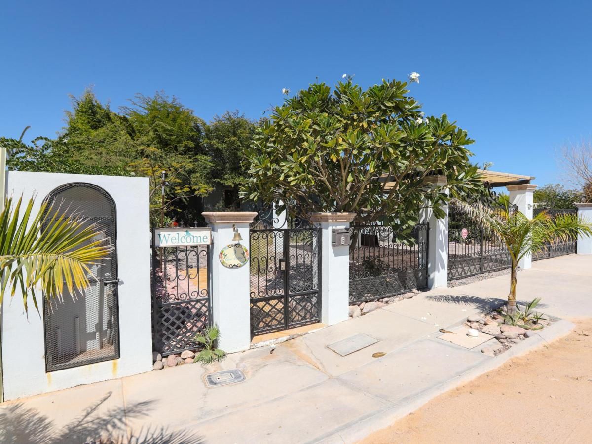 Calle 12 CASA JARDIN COLIBRI La Paz BCS MLS #25-4872 41 MLS #25-4872 image #0