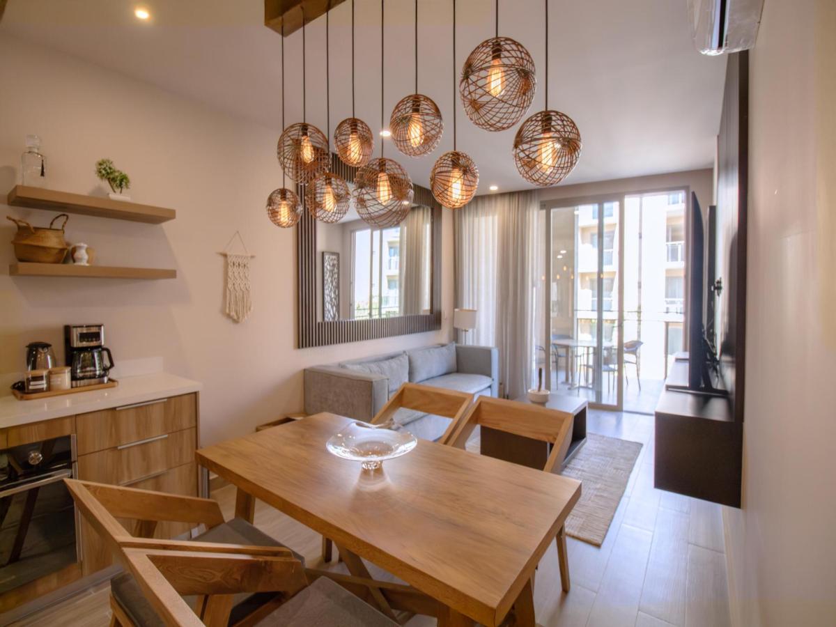 MLS #25-5710 image #0