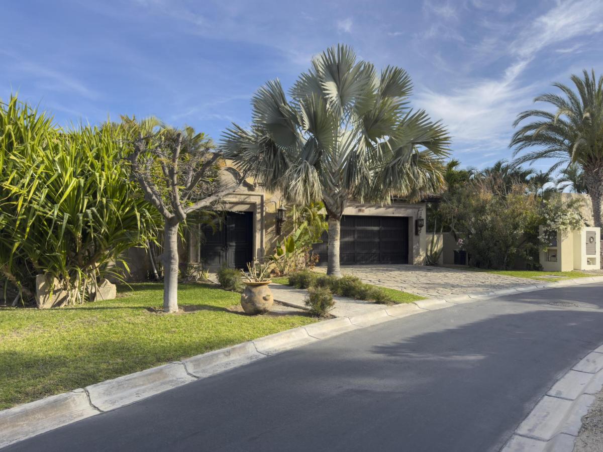 MLS #25-683 image #0