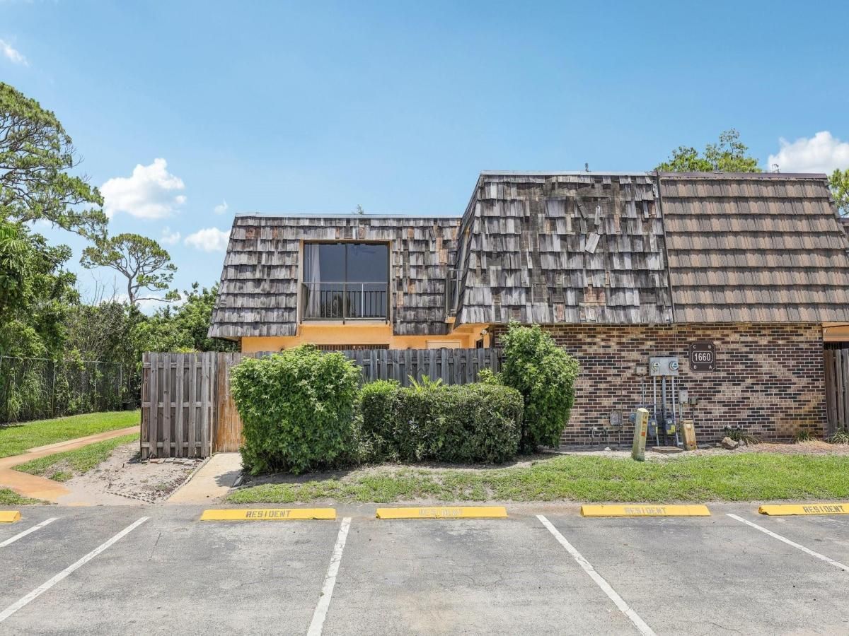 MLS #F10502501 image #0