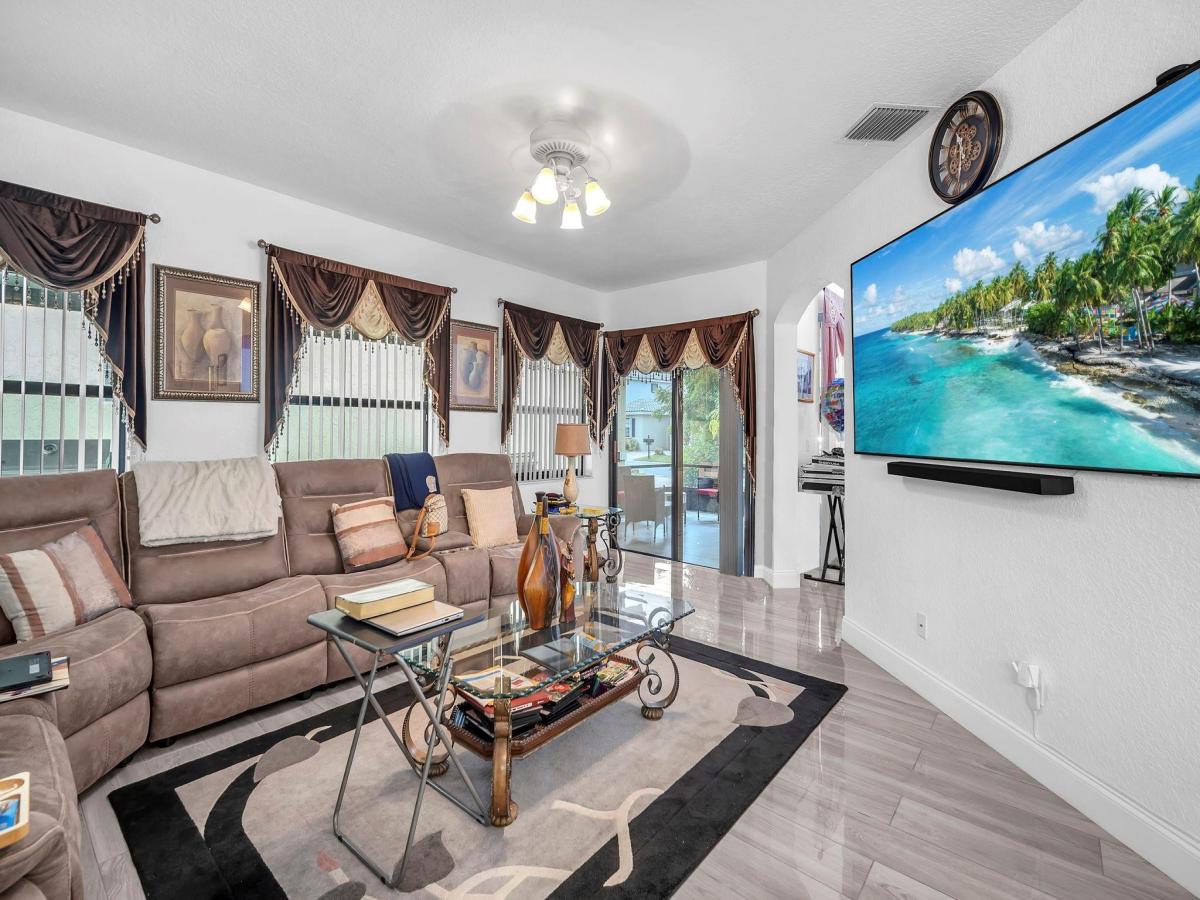 MLS #F10521085 image #0