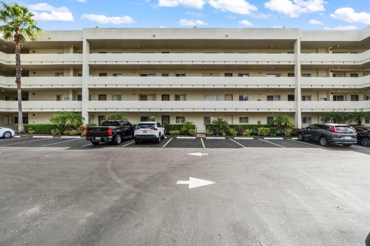 MLS #R11061463 image #0