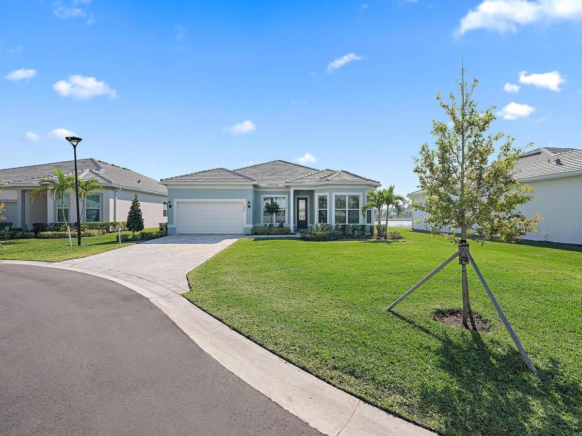 MLS #R11074779 image #0