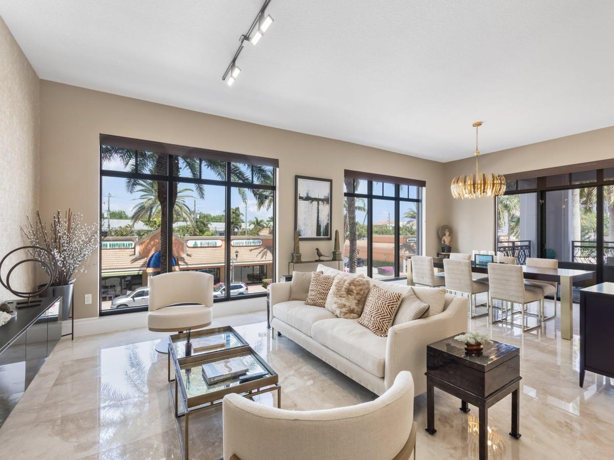 MLS #R11086701 image #0