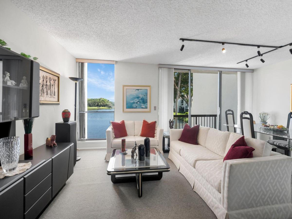 MLS #R11092279 image #0