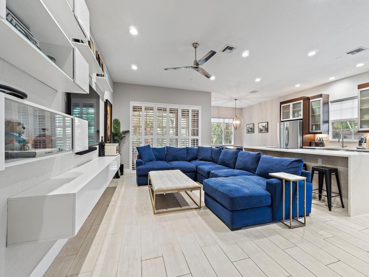 MLS #R11103580 image #0