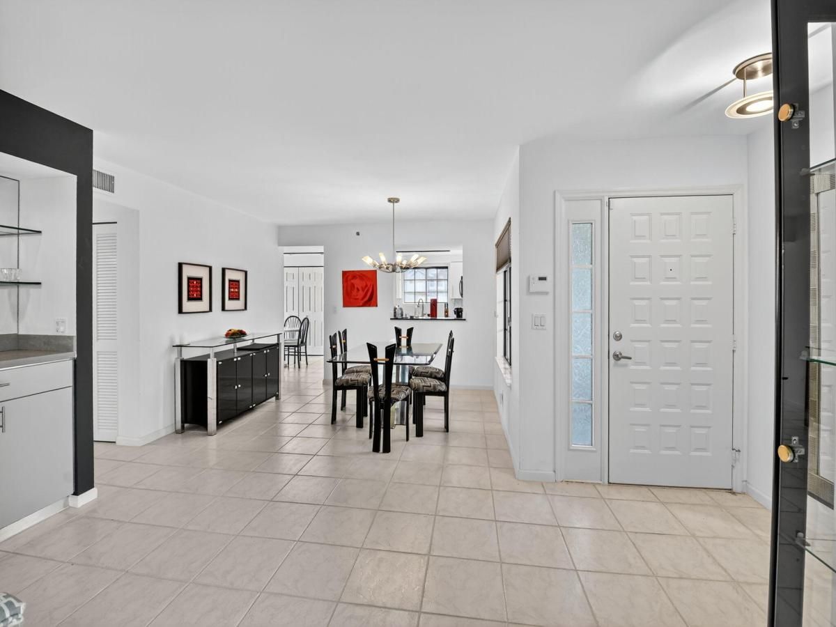 MLS #R11120903 image #0