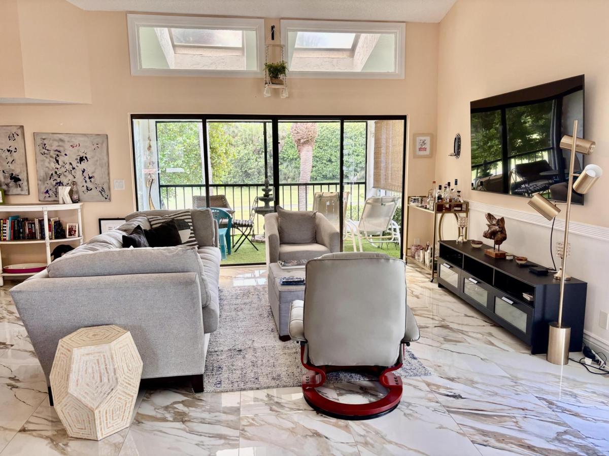 MLS #R11129896 image #0