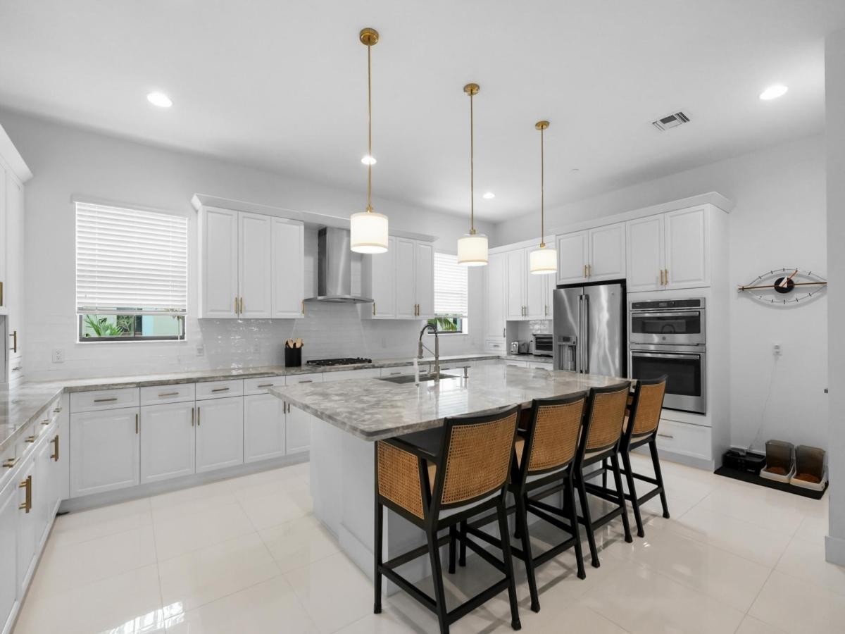 MLS #R11132003 image #0