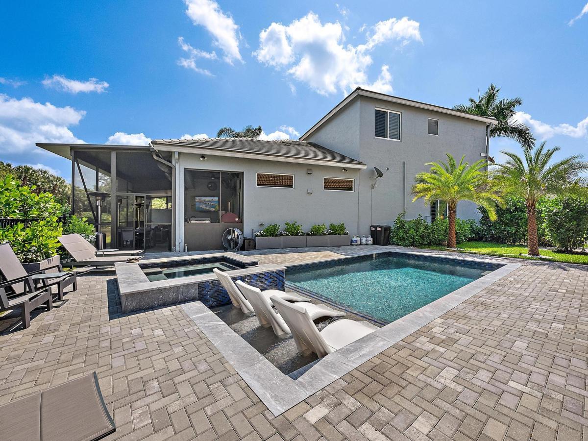 MLS #R11135772 image #0