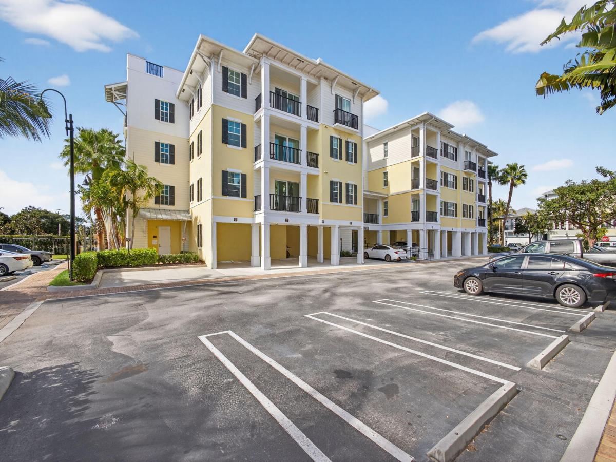 MLS #R11136563 image #0