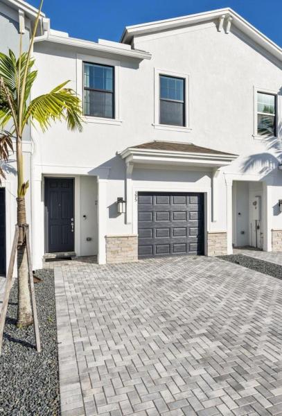 MLS #R11137120 image #0