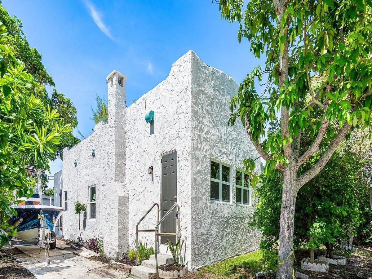 MLS #R11137695 image #0