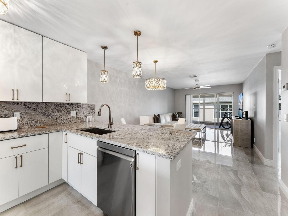 MLS #R11139682 image #0