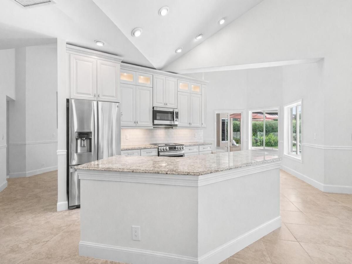 MLS #R11142932 image #0