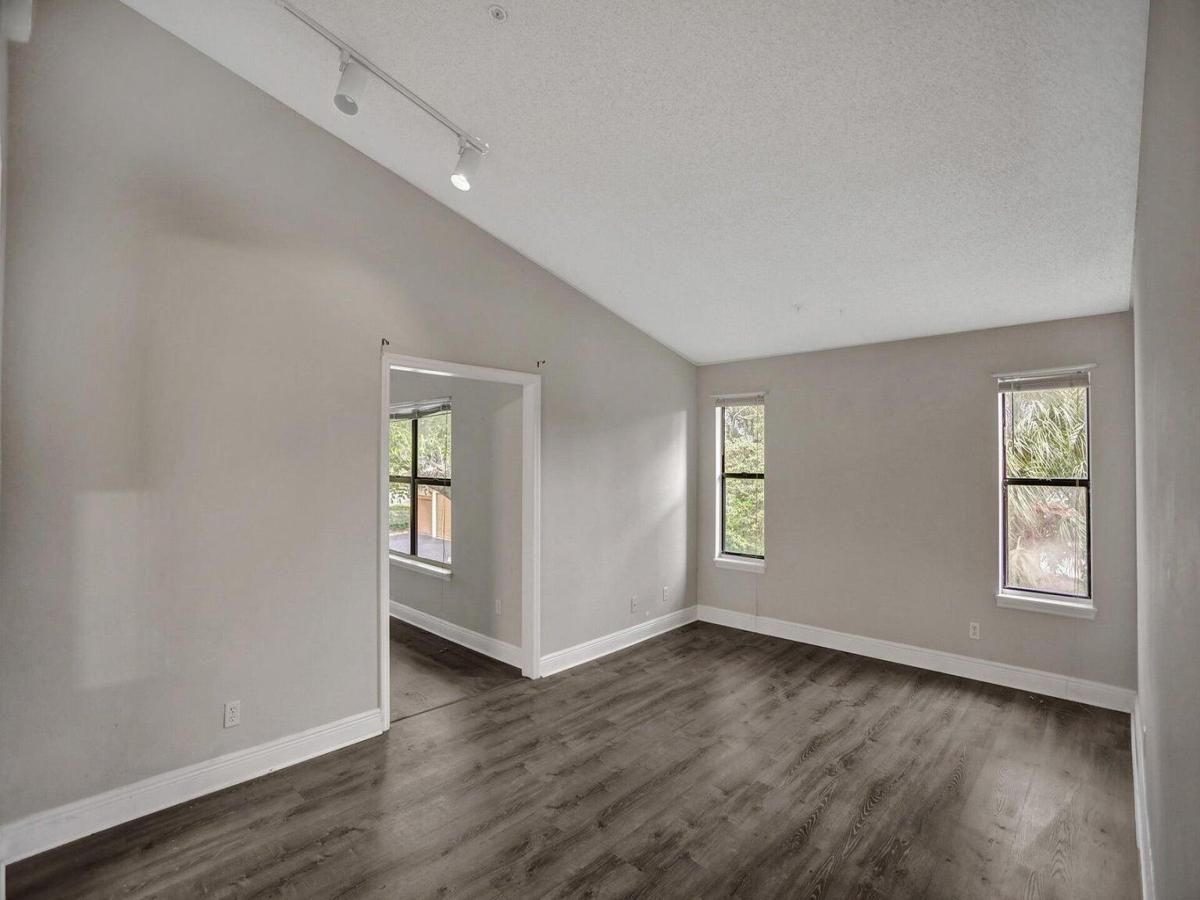 MLS #R11143519 image #0