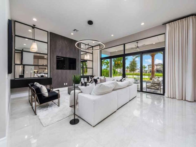 MLS #R11143561 image #0