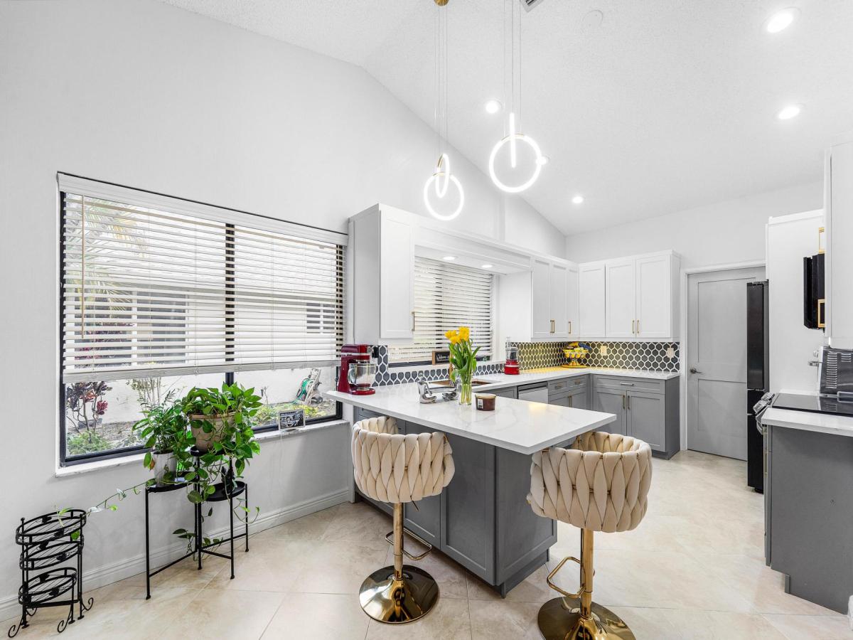 MLS #R11144566 image #0