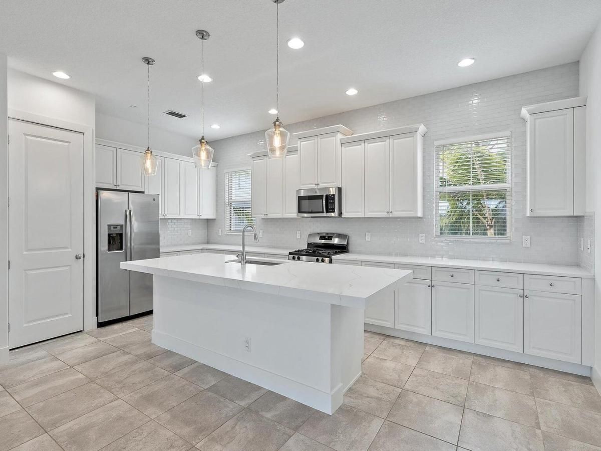 MLS #R11146337 image #0